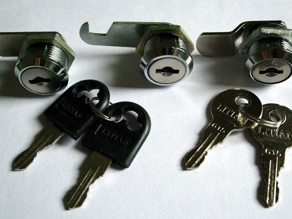 南昌汽車開鎖配鑰匙電話