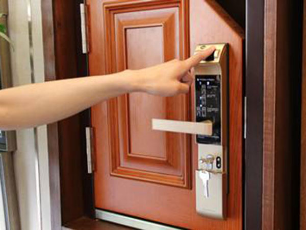 蘭州車開鎖電話